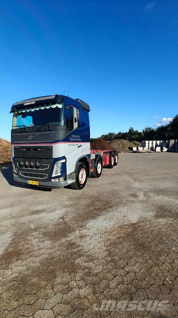 Volvo FH 500 8x4 Camiones polibrazo
