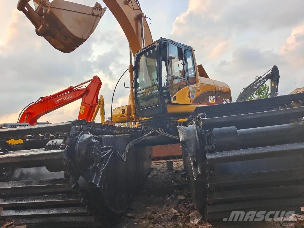 CAT 320 C Excavadoras anfibio