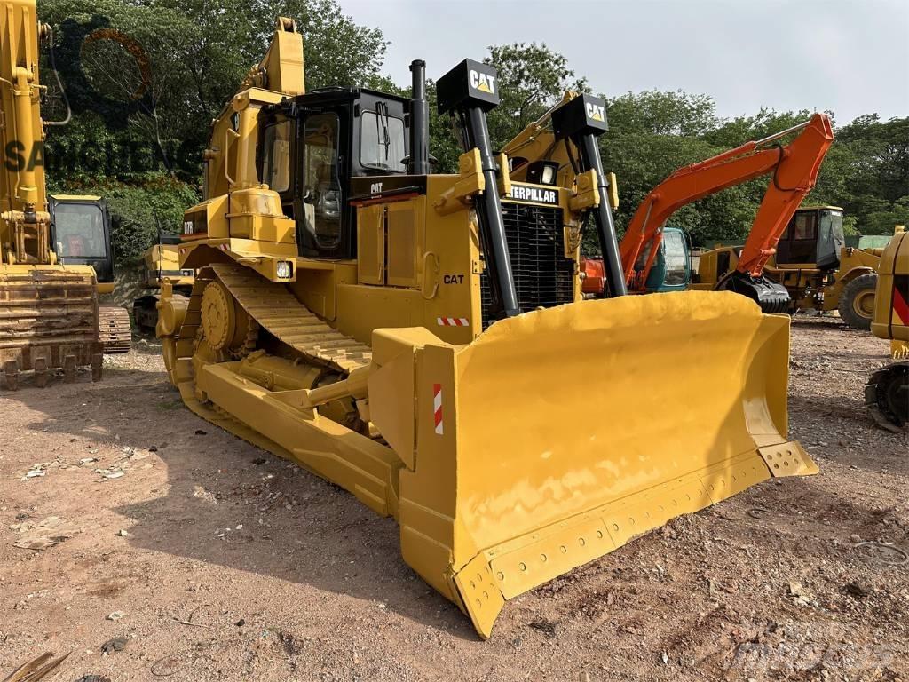 CAT D 7 R Buldozer sobre oruga