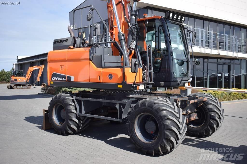 Doosan DX 140 W-5 Excavadoras de ruedas