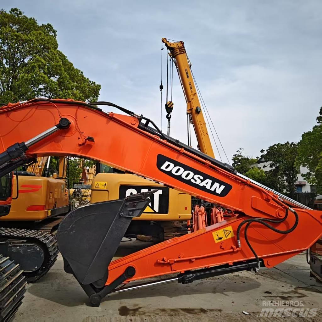Doosan DX 225 Excavadoras de cadenas