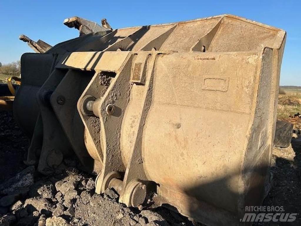 CAT 973D - Cucharones
