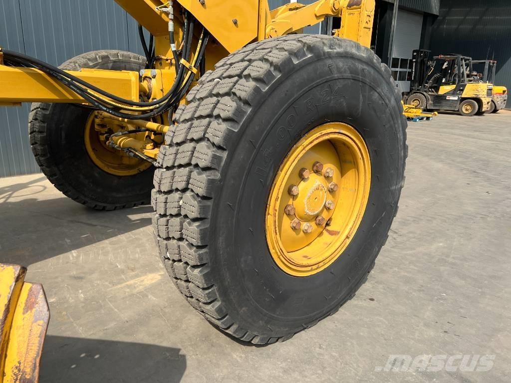 CAT 140M Motoniveladoras