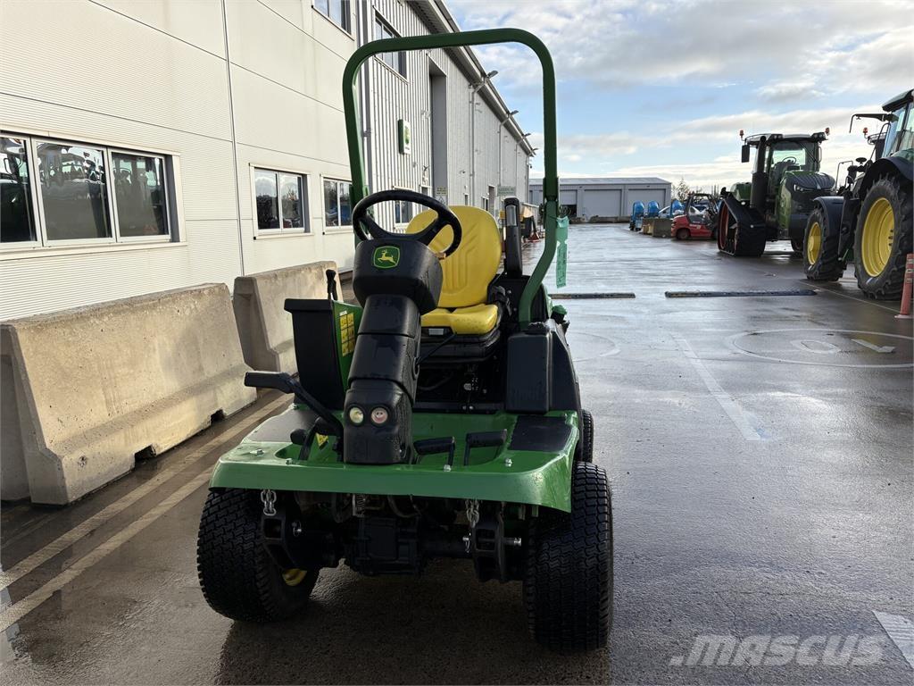 John Deere 1570 Tractores corta-césped
