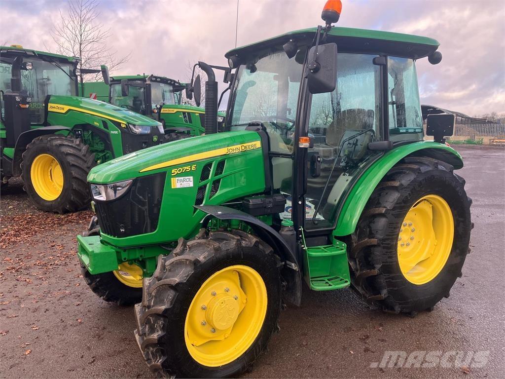 John Deere 5075E Tractores