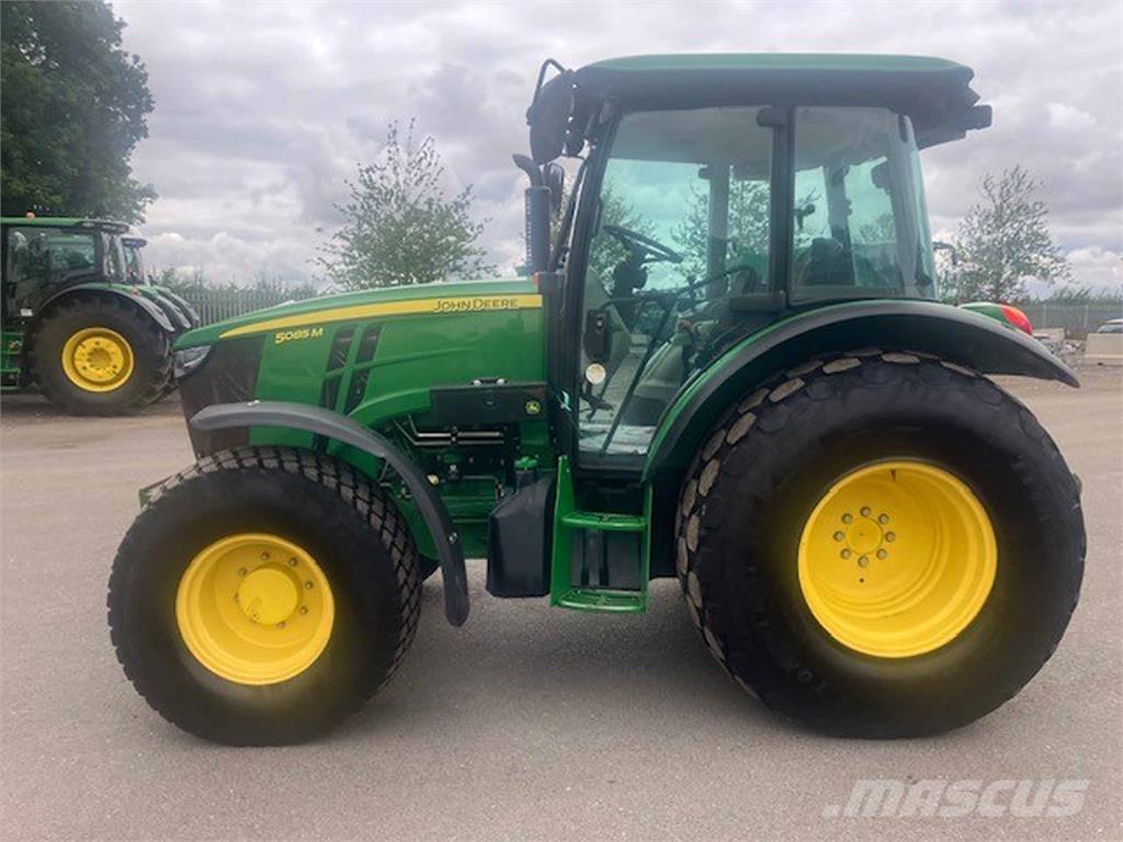 John Deere 5085M Tractores