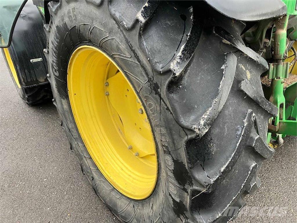 John Deere 5115M Tractores