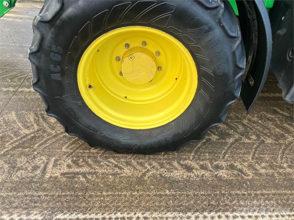 John Deere 6120M Tractores