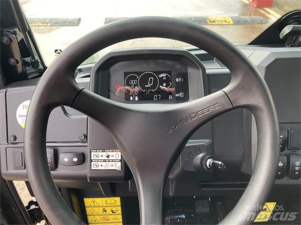 John Deere XUV875M Maquinaria para servicios públicos