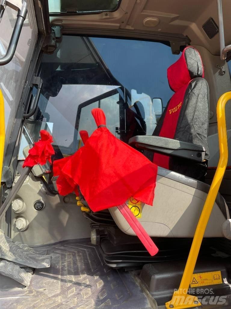 Volvo 220D Excavadoras de cadenas