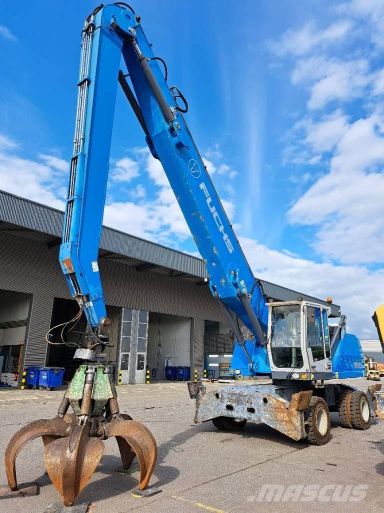 Fuchs MHL350E + Polyp Excavadoras de manutención