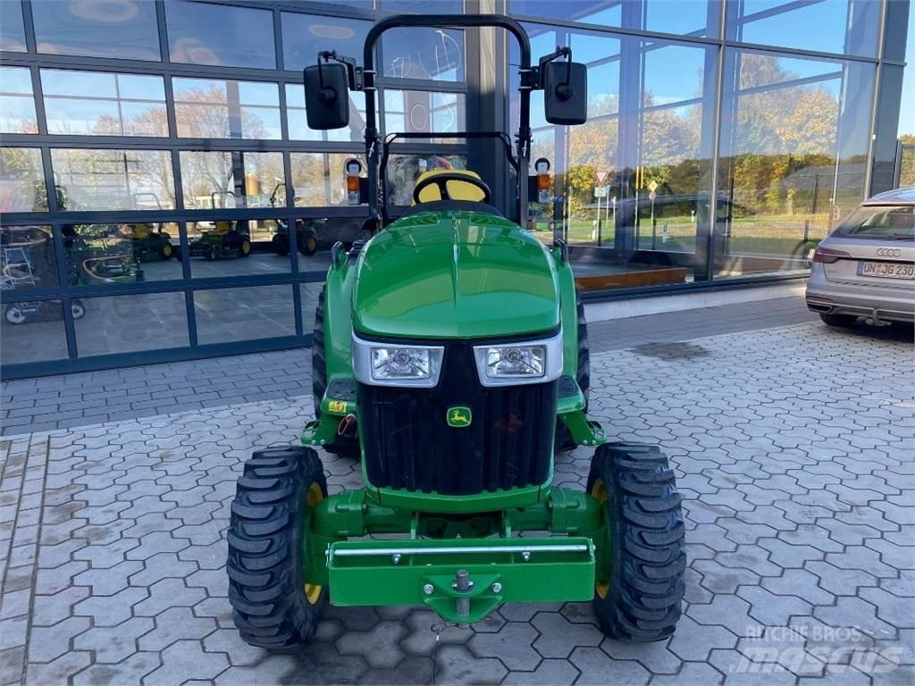 John Deere 3046R Tractores