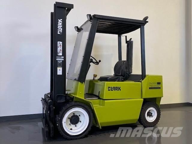 Clark DPM30N Carretillas diesel