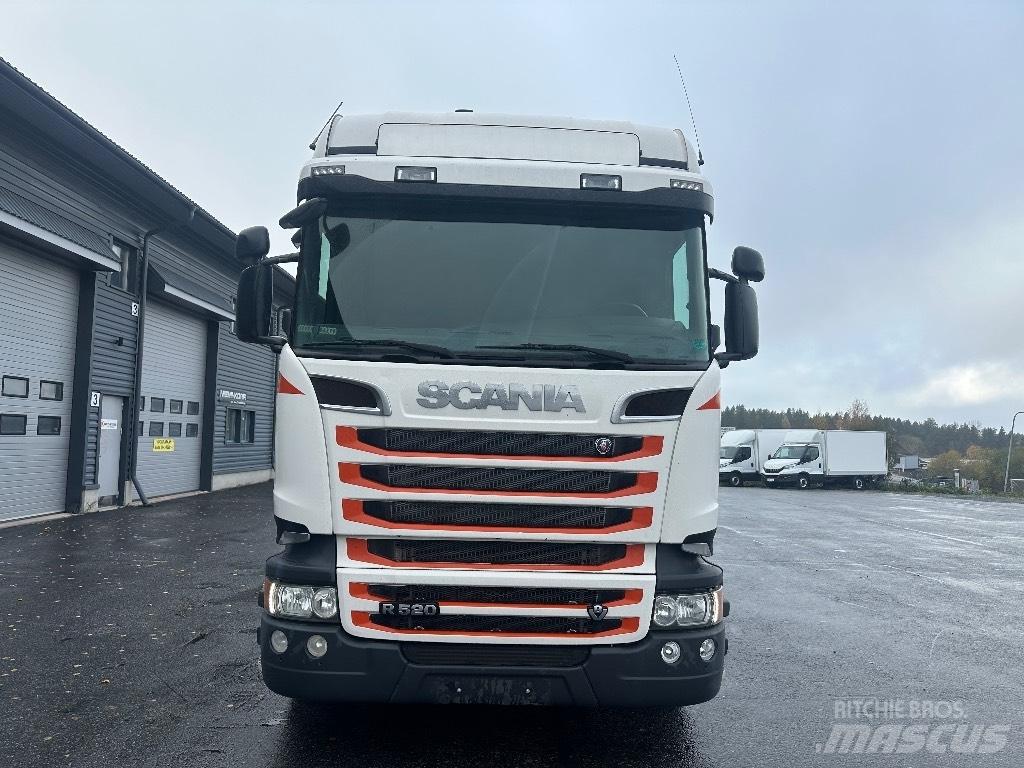 Scania R520 8x2/4 Camiones con gancho
