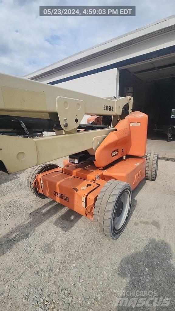 JLG E 450 AJ Plataforma de trabajo articulada