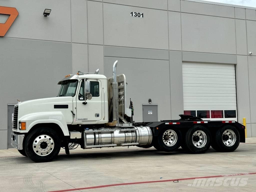 Mack CHU 613 Cabezas tractoras