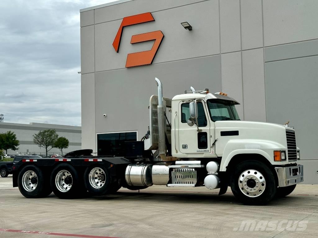 Mack CHU 613 Cabezas tractoras