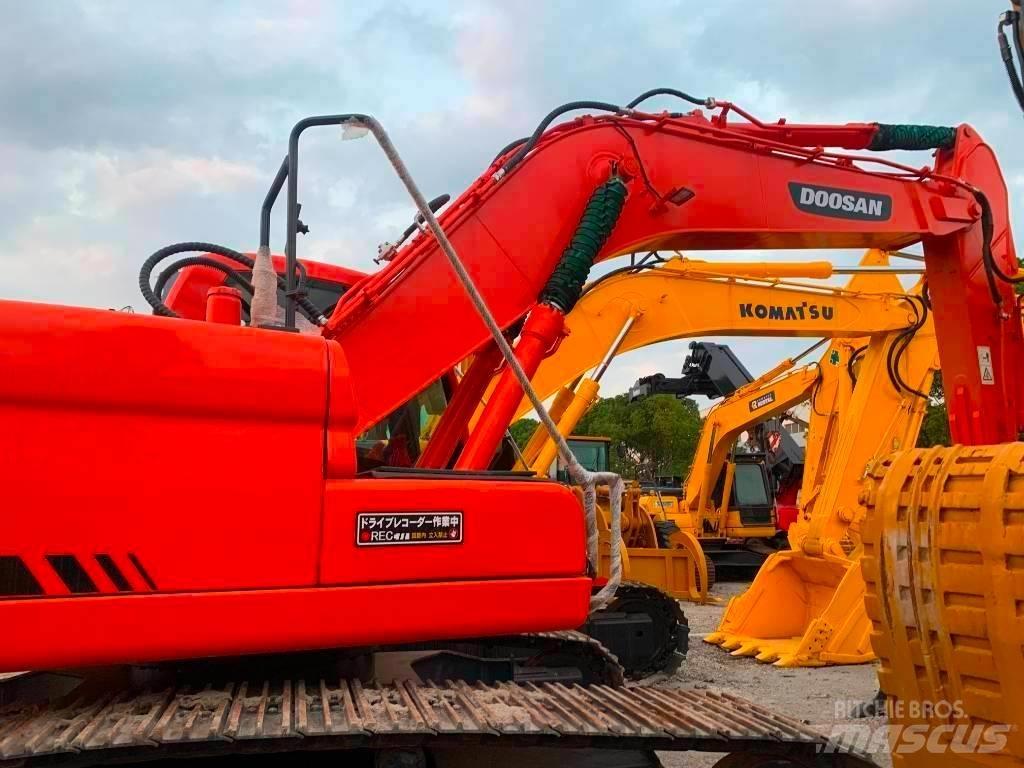 Doosan DX 225 LC Excavadoras de cadenas