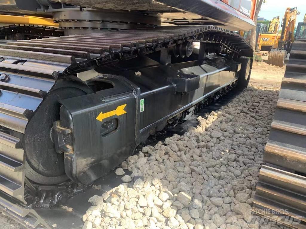 Doosan DX 225 Excavadoras de cadenas