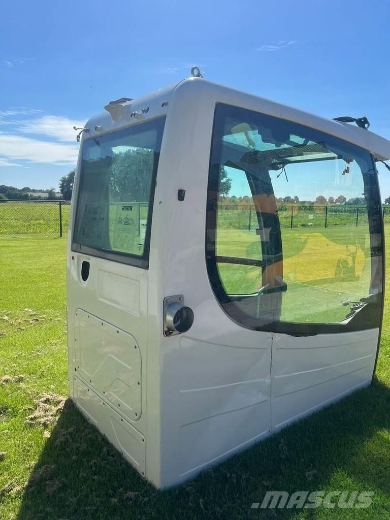 Liebherr 11407040 Cabinas e interior