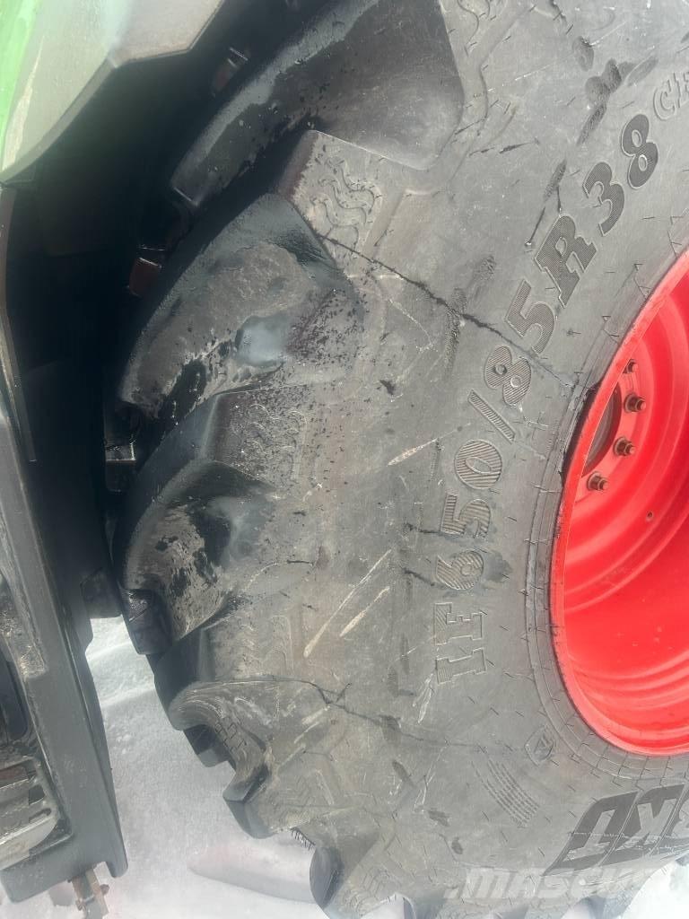 Fendt 824 Vario Tractores