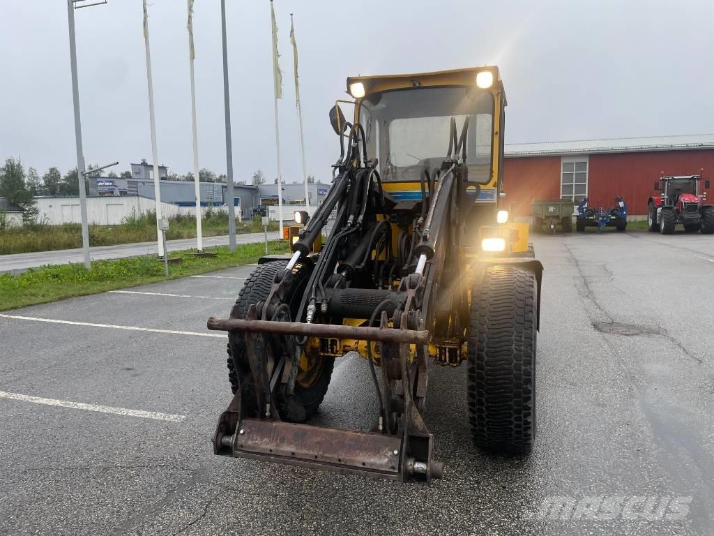 Volvo BM 4200 Cargadoras sobre ruedas