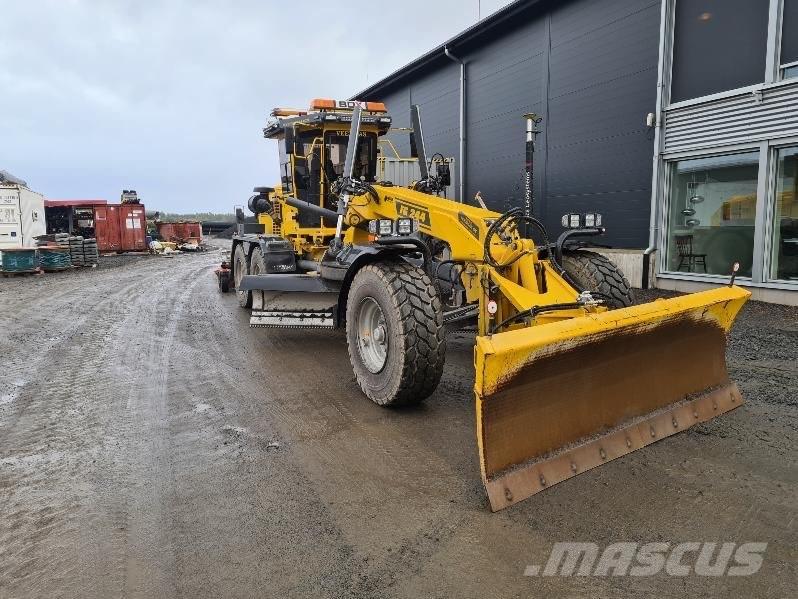 Veekmas FG 244 Motoniveladoras