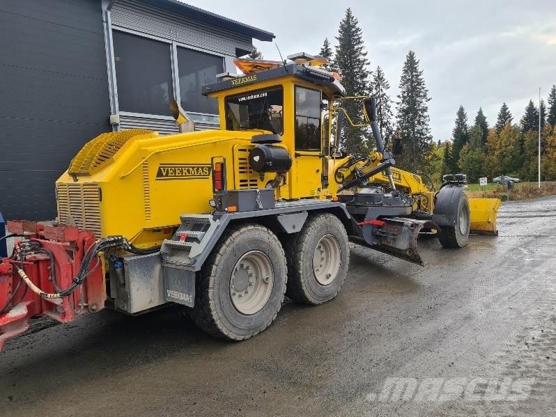 Veekmas FG 244 Motoniveladoras