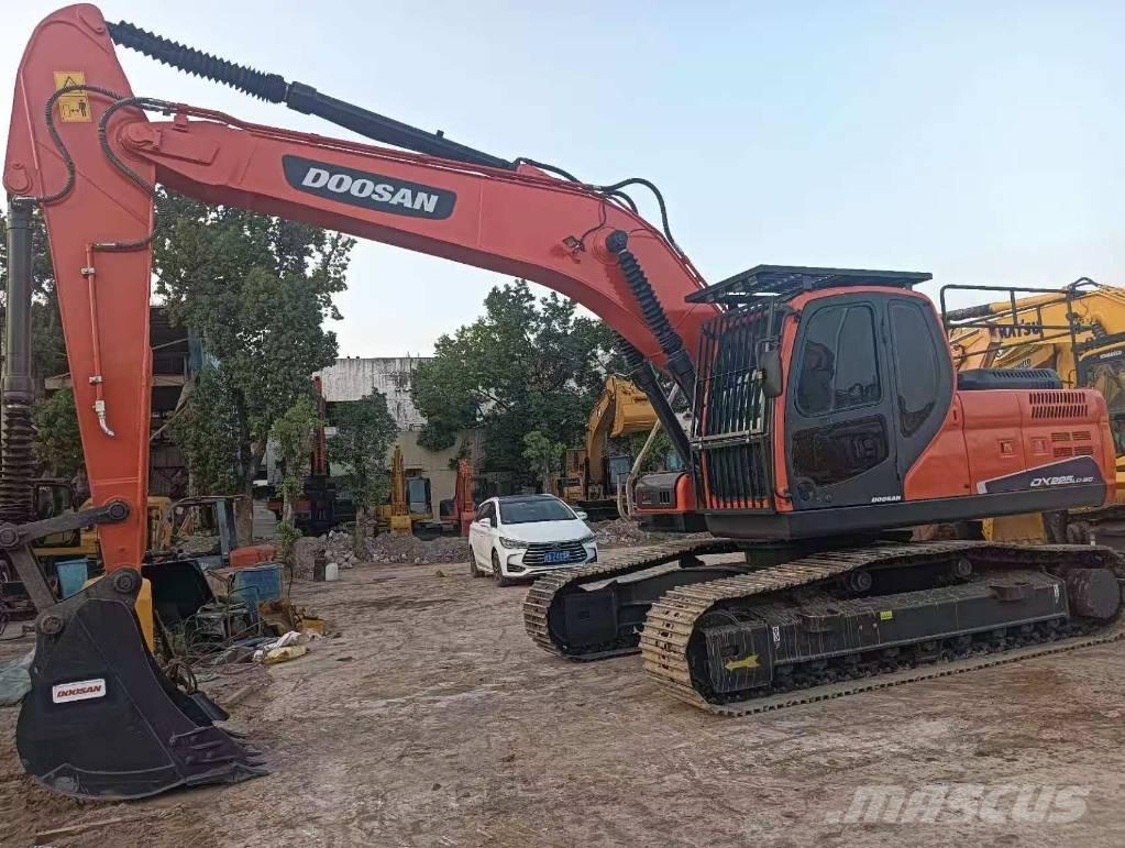Doosan DX 225 LC Excavadoras de cadenas