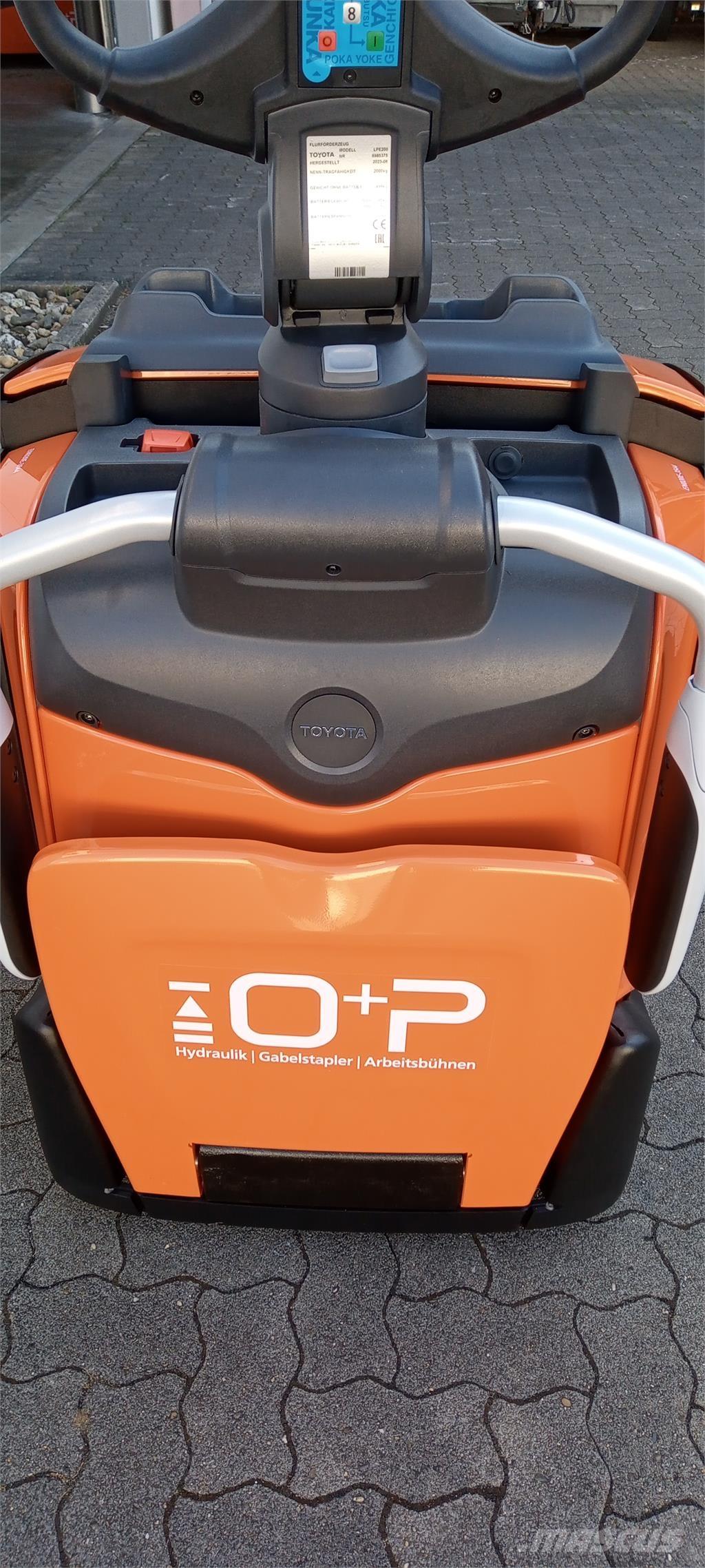 Toyota LPE200 Apiladores eléctricos