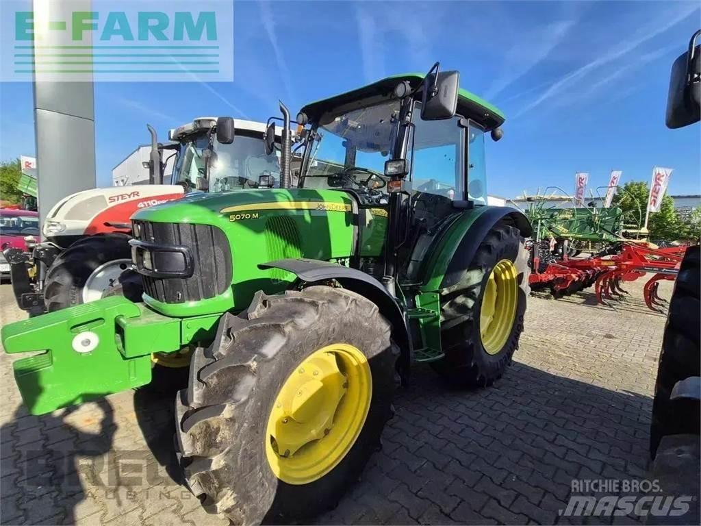 John Deere 5070 m Tractores