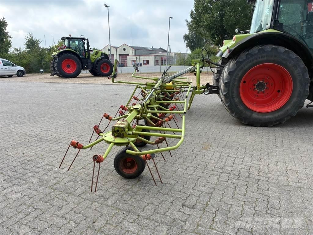 CLAAS VOLTO 870 Rastrillos y henificadores