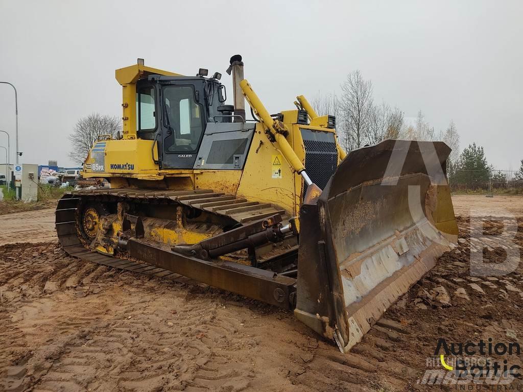 Komatsu D85PX-15 Buldozer sobre oruga
