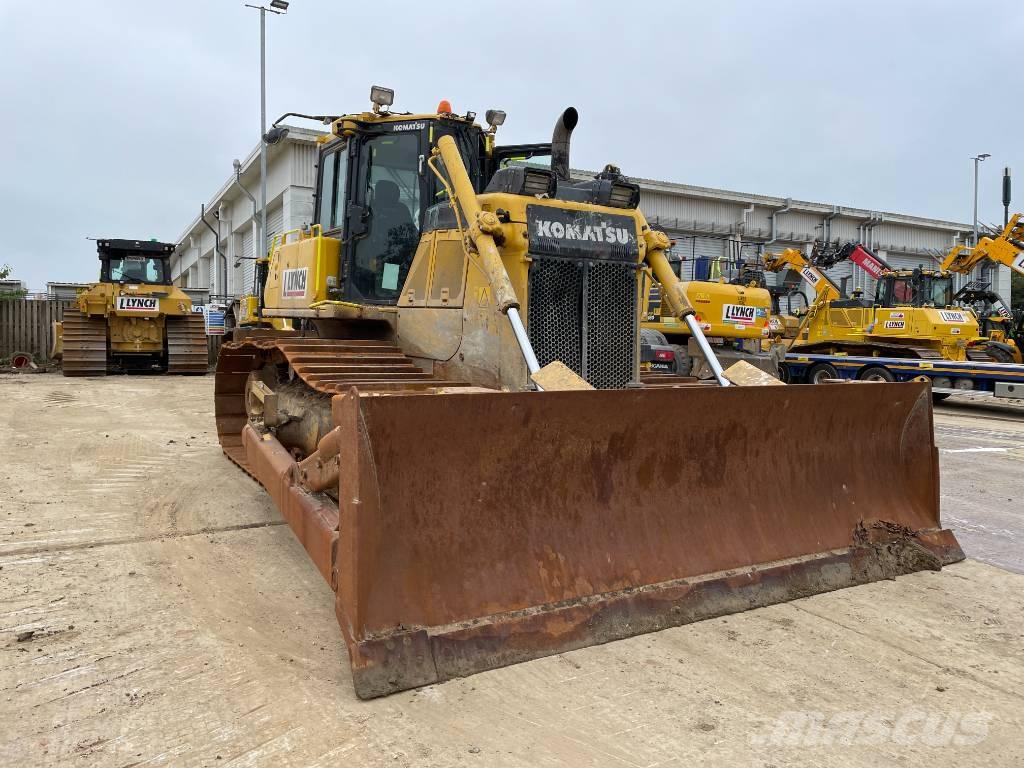 Komatsu D 65 PX-18E0 Buldozer sobre oruga