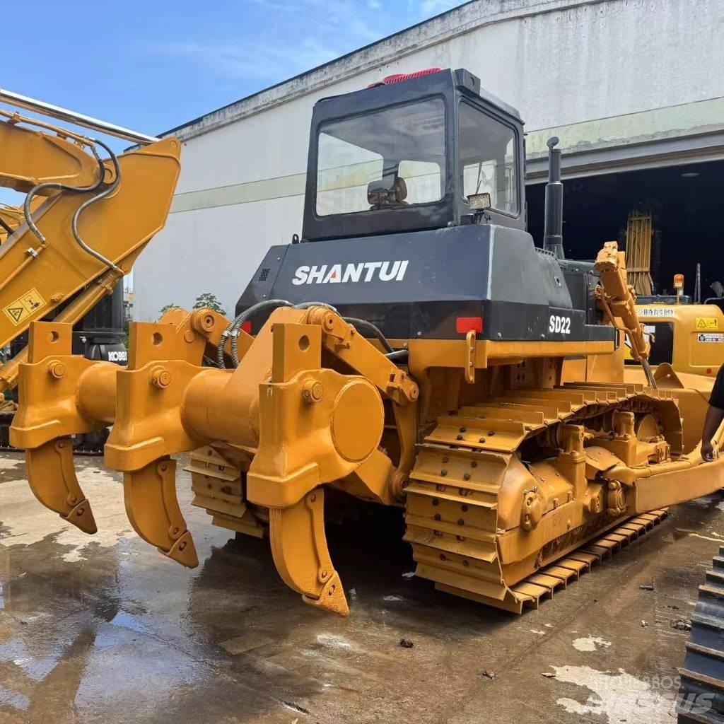 Shantui SD 22 Buldozer sobre oruga