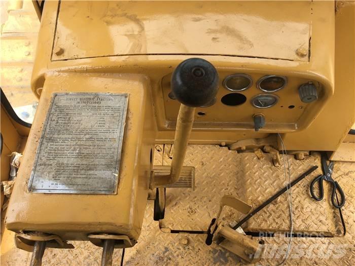 CAT D 8 K Buldozer sobre oruga
