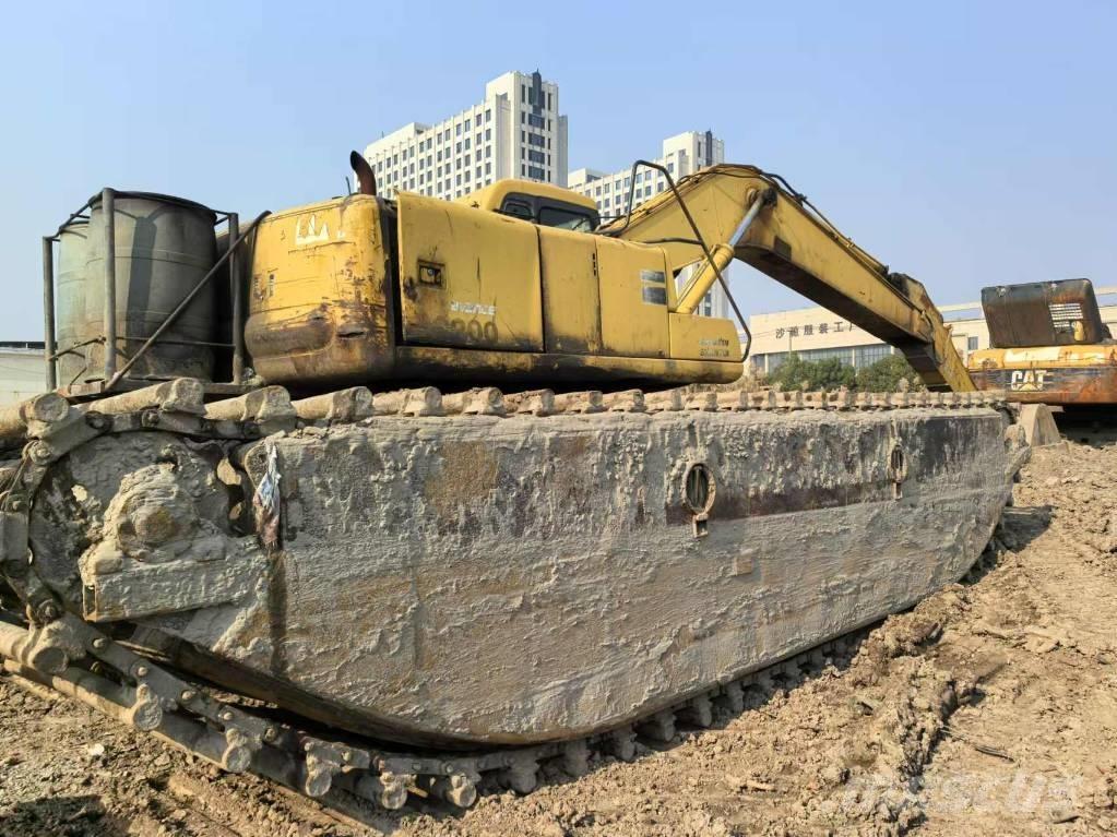 Komatsu PC 200-6 Excavadoras anfibio