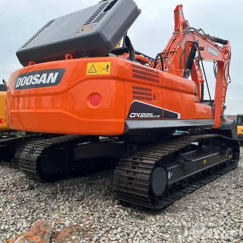 Doosan DX 225 Excavadoras de cadenas