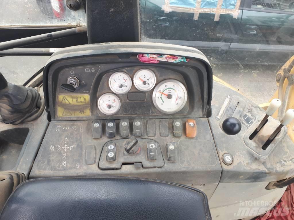CAT 428 D Retrocargadoras