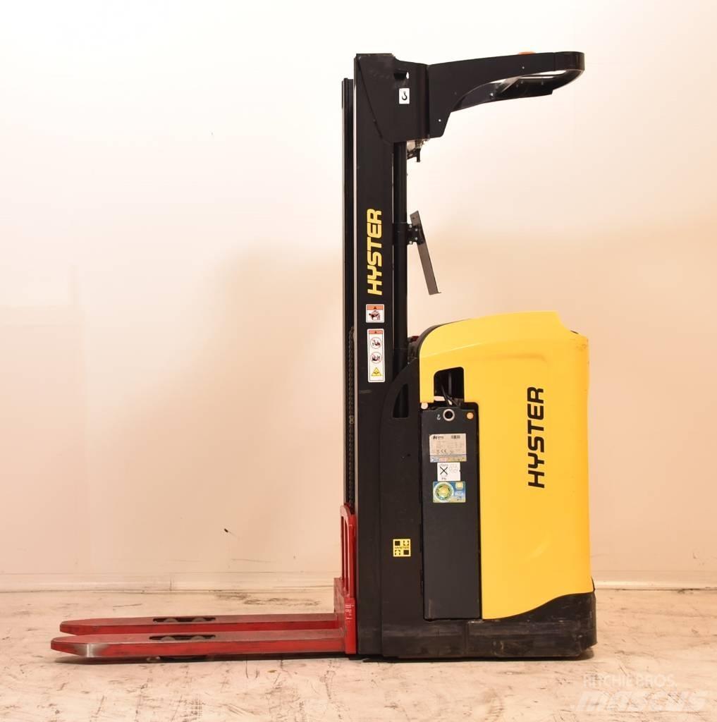 Hyster RS1.6-24 Apiladores eléctricos autopropulsados