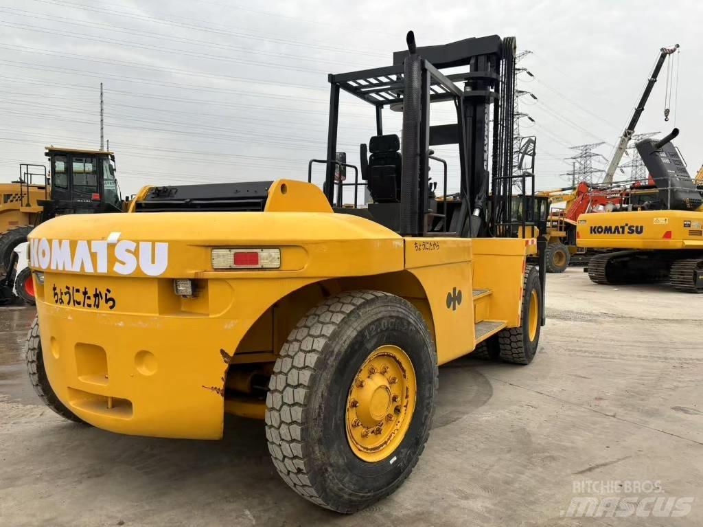 Komatsu FD200 Carretillas telescópicas
