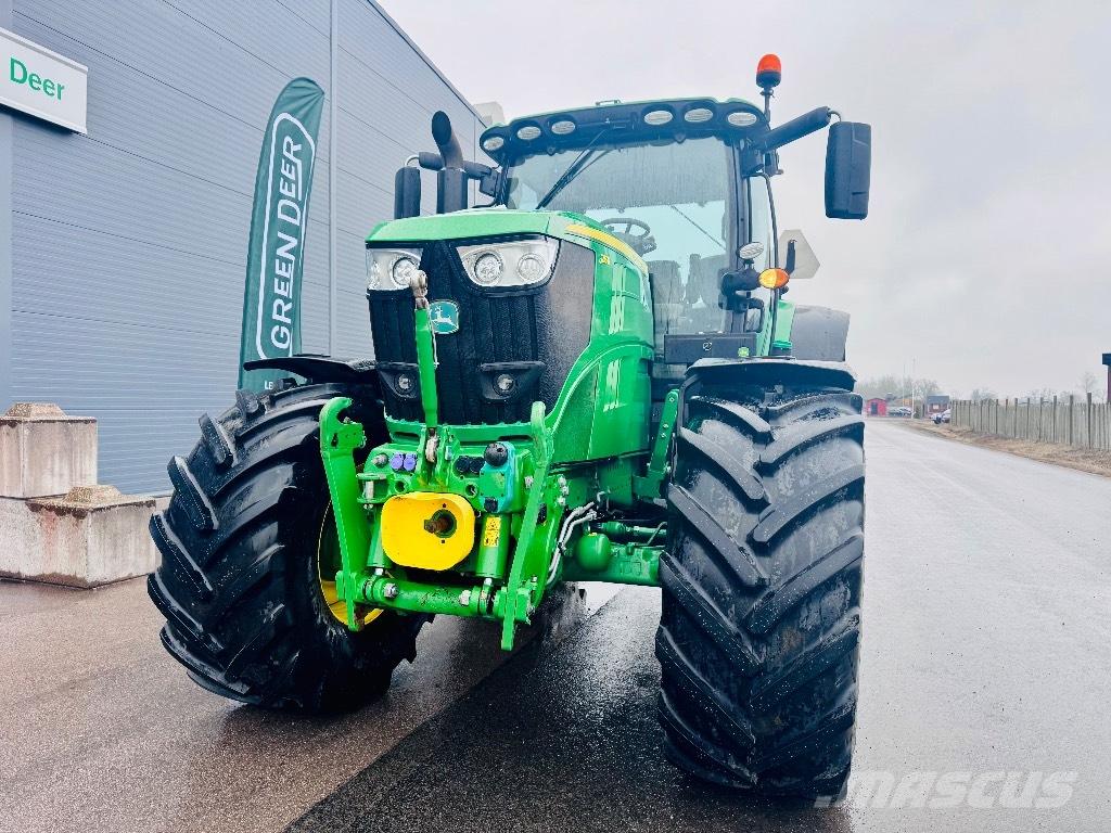 John Deere 6215 R Tractores