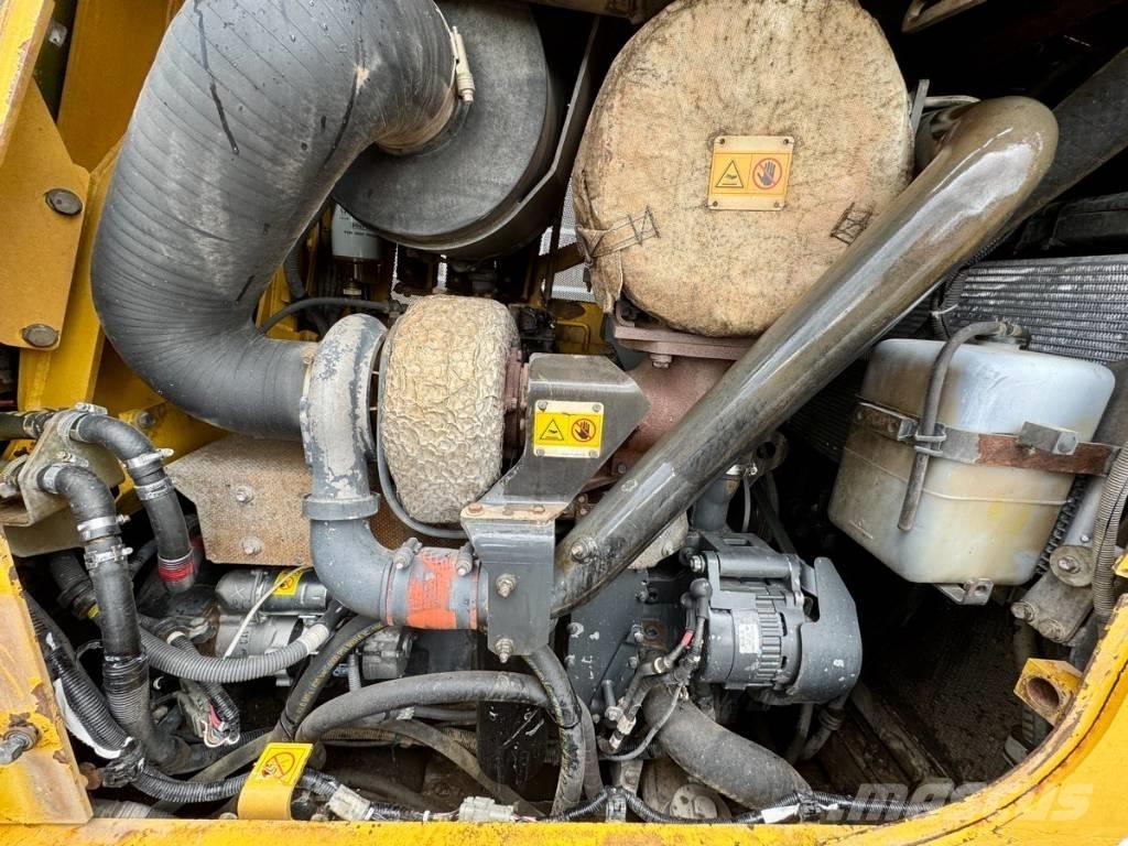 Komatsu D 65 WX-16 Buldozer sobre oruga