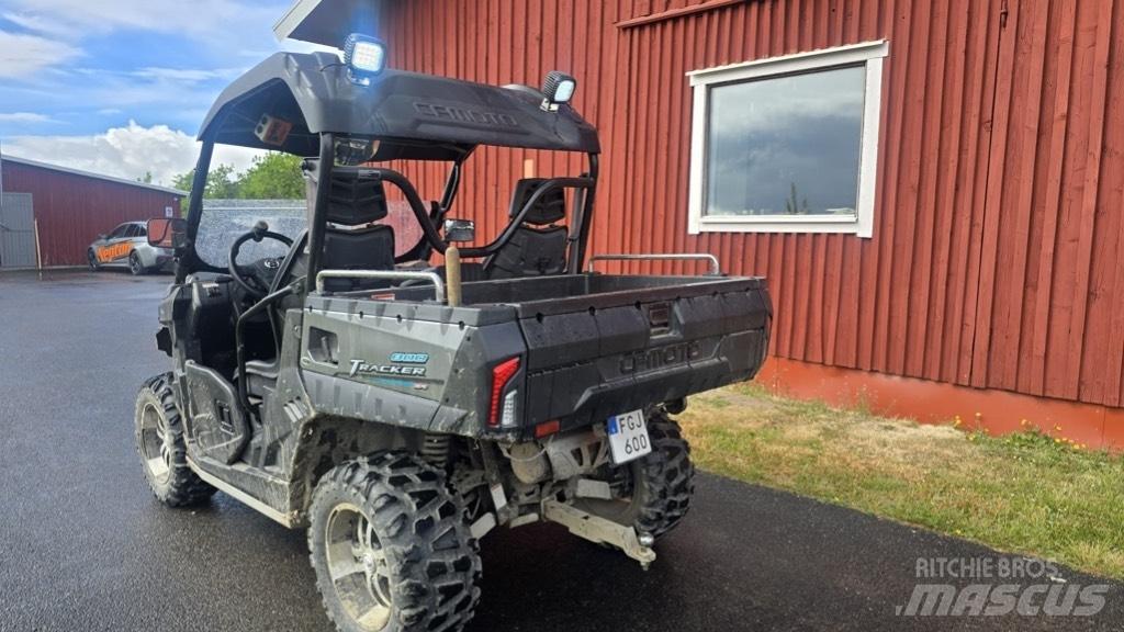  UTV CF 850 Mini excavadoras < 7t