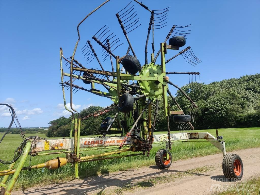 CLAAS 880 LIner Rastrillos y henificadores