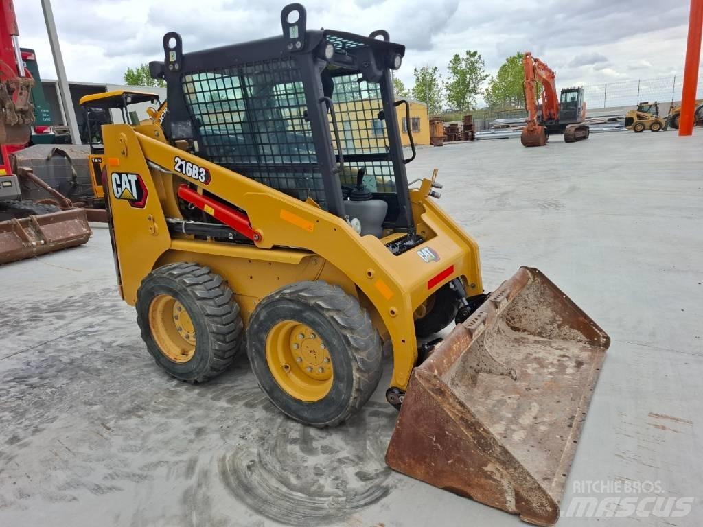 CAT 216 B 3 Minicargadoras