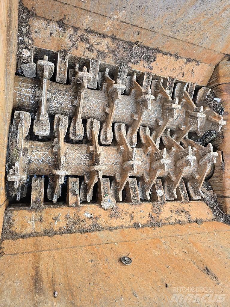 Haas Tyron 2000 XL Trituradoras para desguace