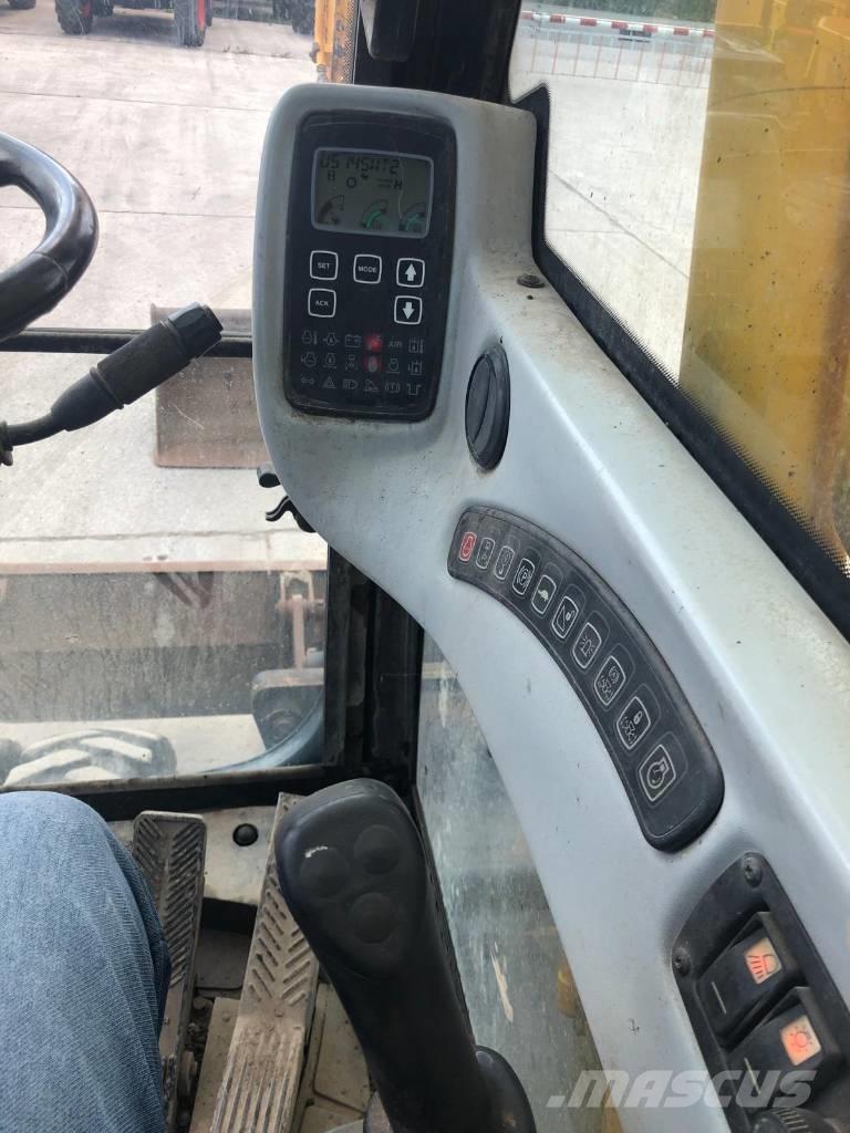 JCB JS145W Excavadoras de ruedas