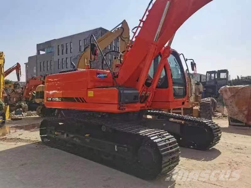 Doosan DX 225 Excavadoras de cadenas