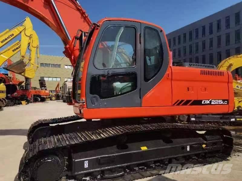 Doosan DX 225 Excavadoras de cadenas